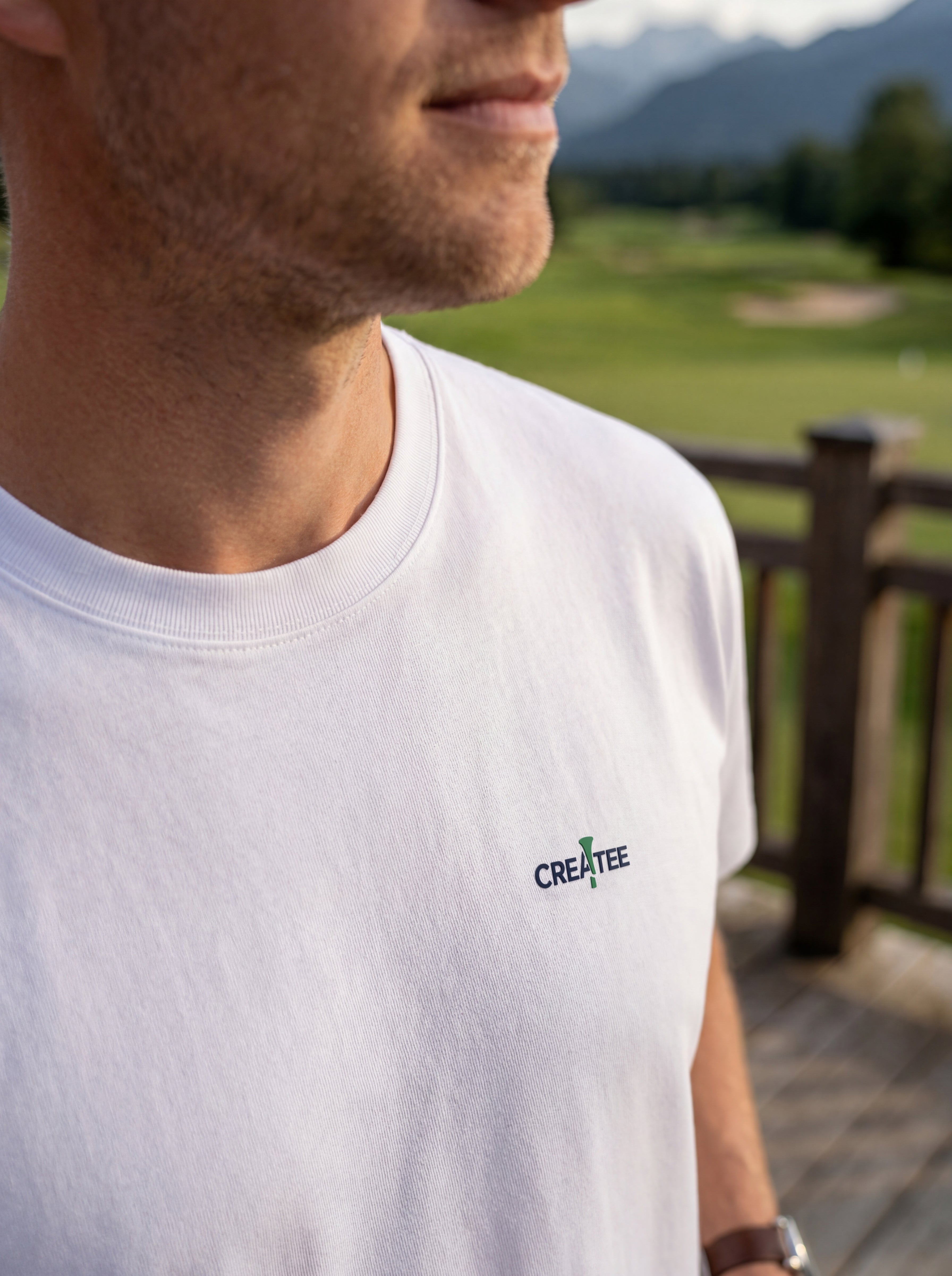 tee white detail